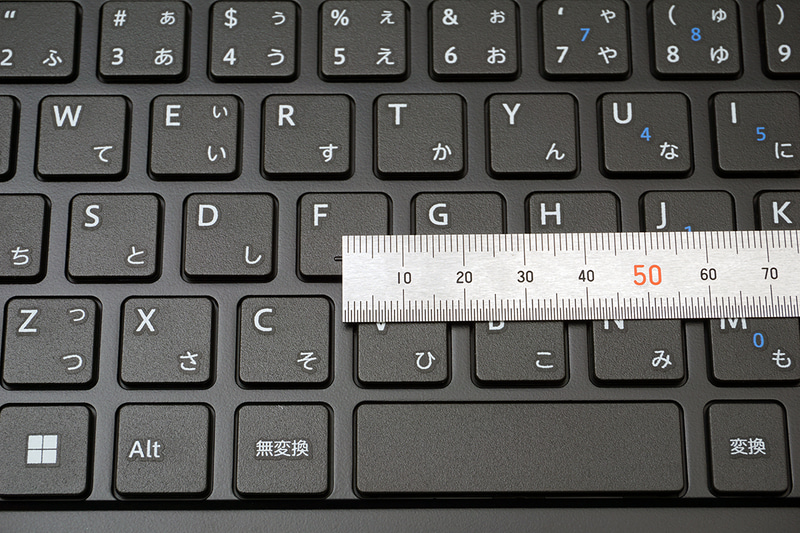 キーピッチは筆者の実測で約19mm