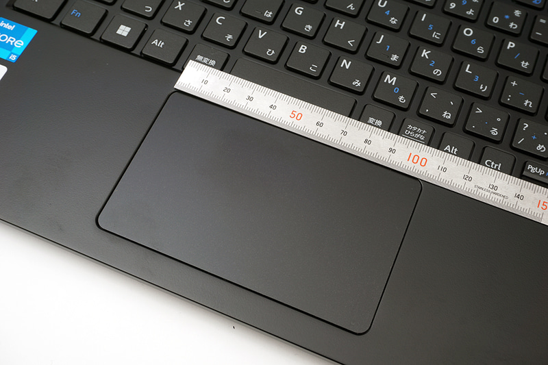 タッチパッドは約106×66mm