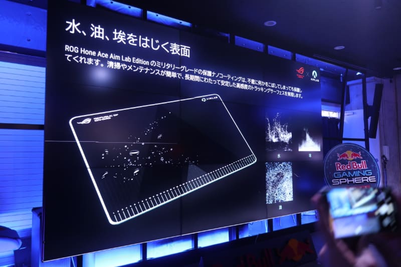 ナノコーティングで水/油/埃を弾くという