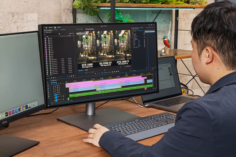「PD2725U」で動画編集を試すA君