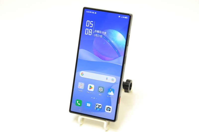 性能に全力を注いだような端末。特に小型ファンの効果は絶大だと感じる