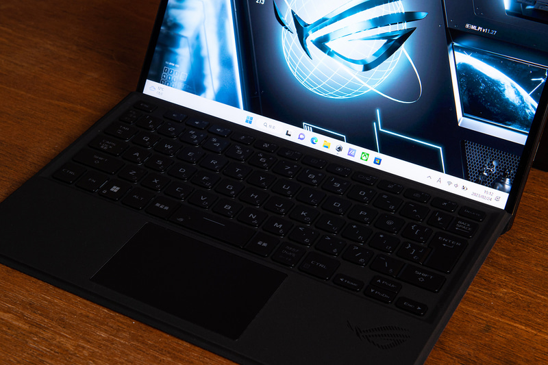 消灯すれば落ち着いた雰囲気で、オフィスで使っていても違和感はない