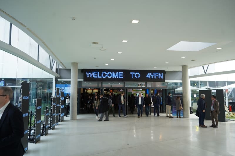 ホール8の4FYNが復活