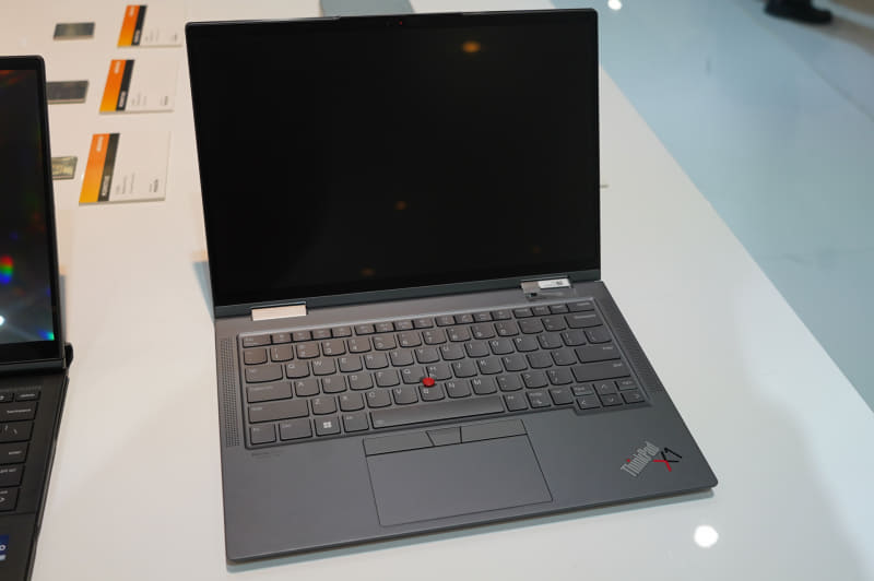 いずれもMediaTek T700を5Gモデムに採用しているノートPC。上からDell Latitude 9320、HP Dragonfly Folio 13.5 G3 2-in1、Lenovo ThinkPad X1 Yoga Gen 7
