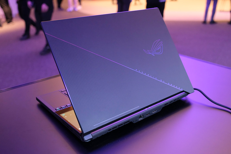 ROG Zephyrus Duo 16