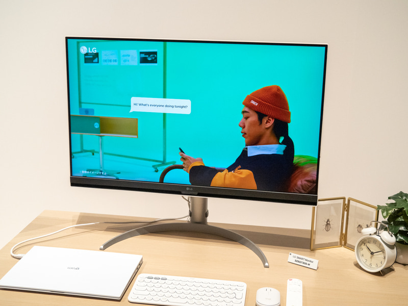 スタンド式モデル(32SQ730S-W、31.5型)