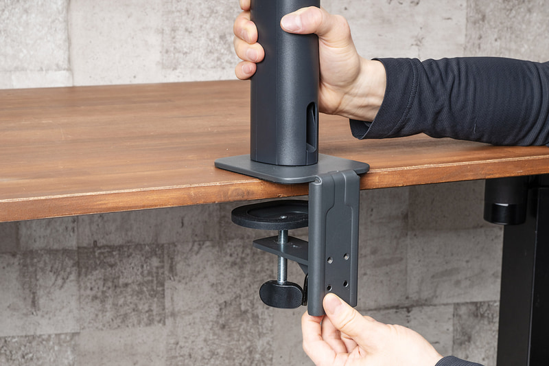 最初にクランプを締め込んで……