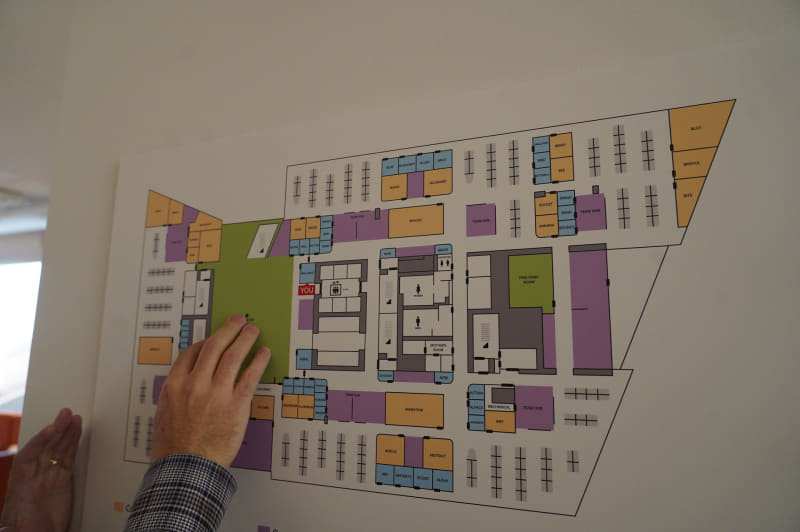 オフィスフロアの配置図