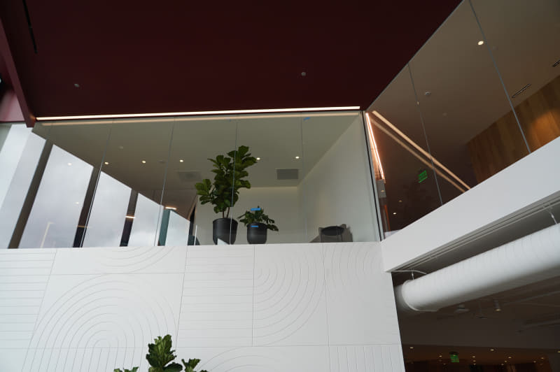 今回入れなかった18階には役員の部屋やトレーニングルームなどがある