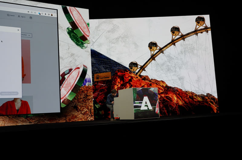 本来は上にあるハズのカメラが、ボックスの中にある手違いがあり……