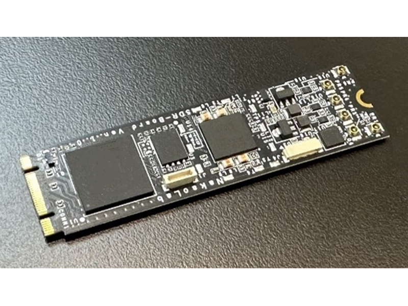 今回開発した超小型ソフトウェア無線ボード