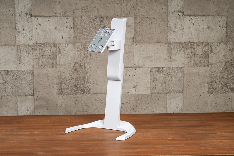 新デザインのスタンドは非常に高機能