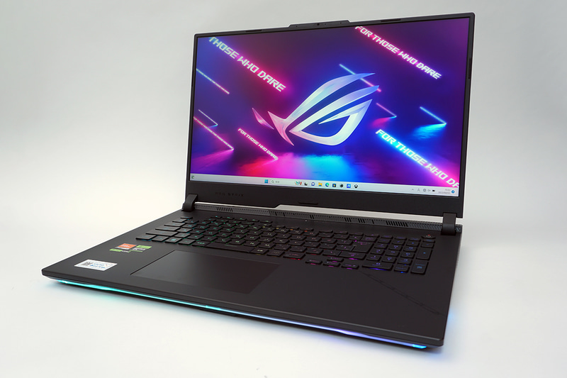 Ryzen 9 7945HXとGeForce RTX 4090 Laptop GPUを組み合わせたASUSのゲーミングノート「ROG Strix SCAR 17 G733」。型番はG733PY-R9R4090で、予想実売価格は54万9,800円で2023年5月に発売予定