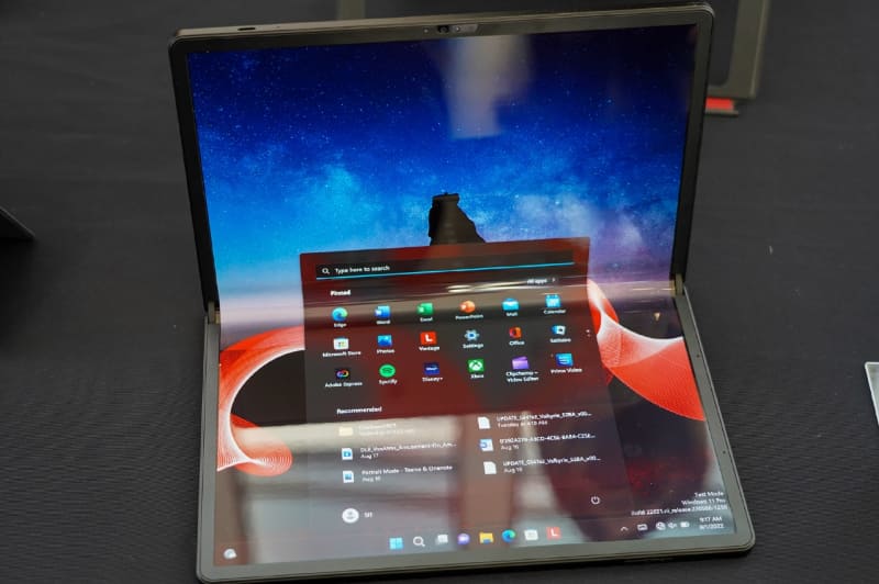2022年のIFAで発表したThinkPad X1 Fold Gen 2