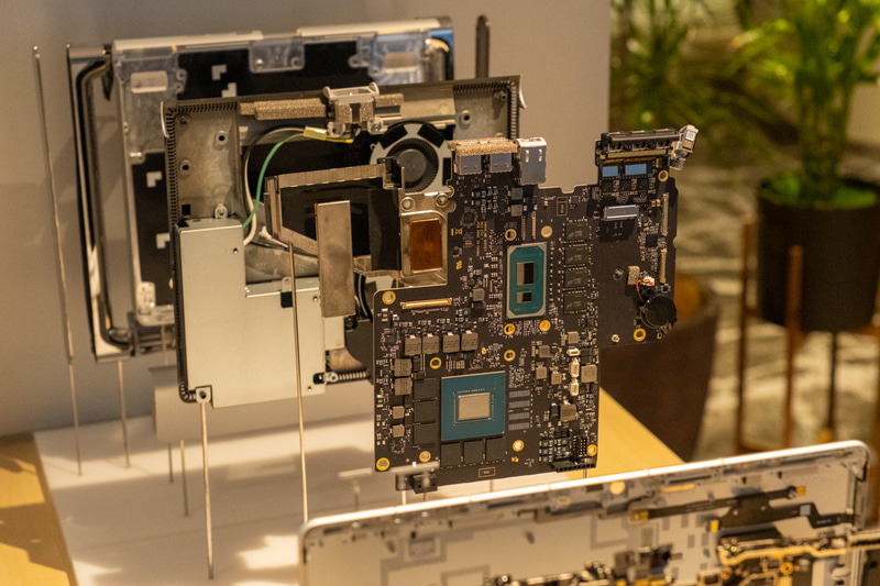 分解機も展示されていた