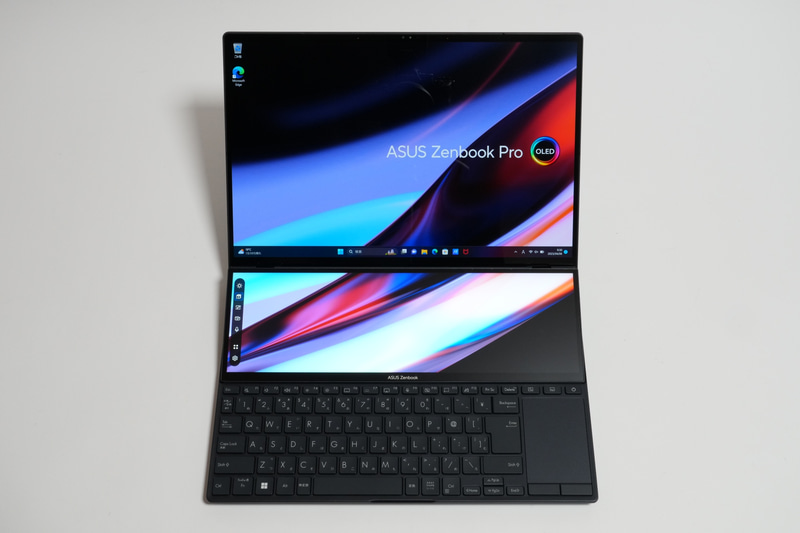 メインディスプレイは14.5型OLED(2,880×1,800ドット)、セカンドディスプレイは12.7型TFTカラー液晶(2,880×864ドット)