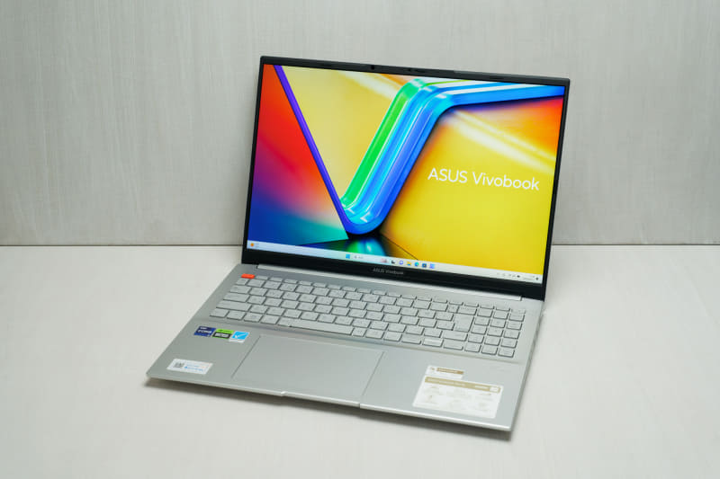 ASUS「Vivobook Pro 16 K6602VV」。価格は21万9,800円
