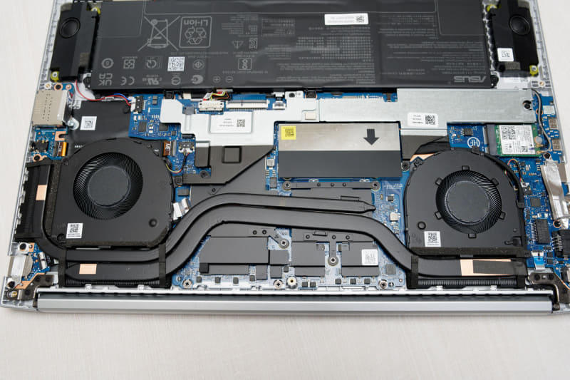 2つのヒートパイプとファンによる冷却システム「ASUS IceCool Plus」