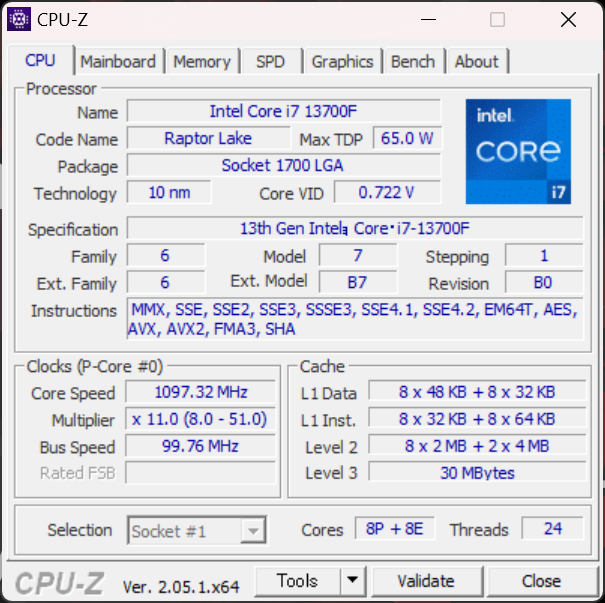 CPU-Zでの表示。CPUにはCore i7-13700Fを搭載。16コア(Pコア8基、Eコア8基)24スレッドで最大5.2GHz動作だ