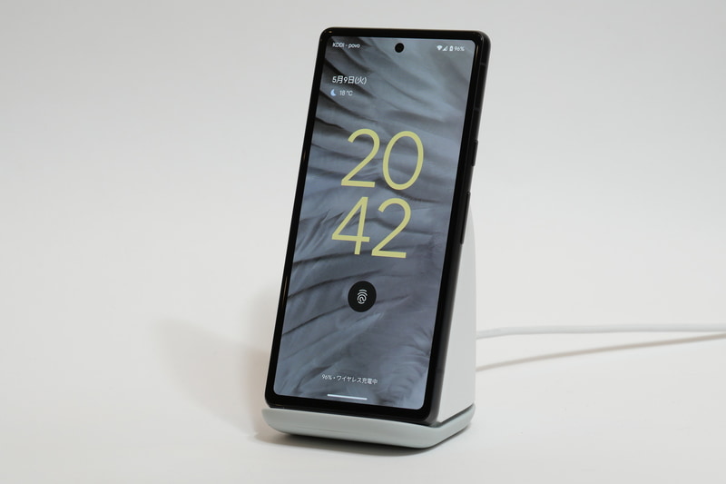 Pixel aシリーズ初となるQi準拠のワイヤレス充電に対応