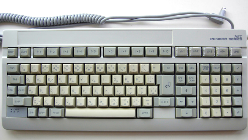 PC-9800のキーボードのvf・1～vf・5はなんぞや、と思った方向けの画像(出典: <a href="https://commons.wikimedia.org/wiki/File:NEC_PC-9800_series_keyboard.jpg" class="n" target="_blank">2011 Darklanlan, File:NEC PC-9800 series keyboard.jpg</a>, <a href="https://creativecommons.org/licenses/by/4.0/deed.ja" class="n" target="_blank">CC BY 4.0</a>)