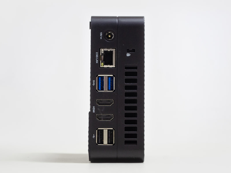 背面は電源入力、USB 3.1×2、USB 2.0×2、2.5GbE、HDMI×2