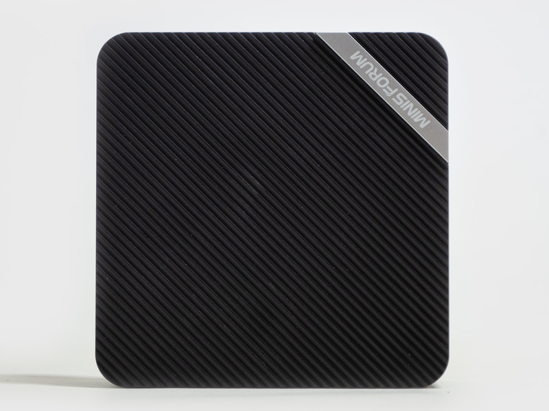 筐体は基本プラスチックの黒