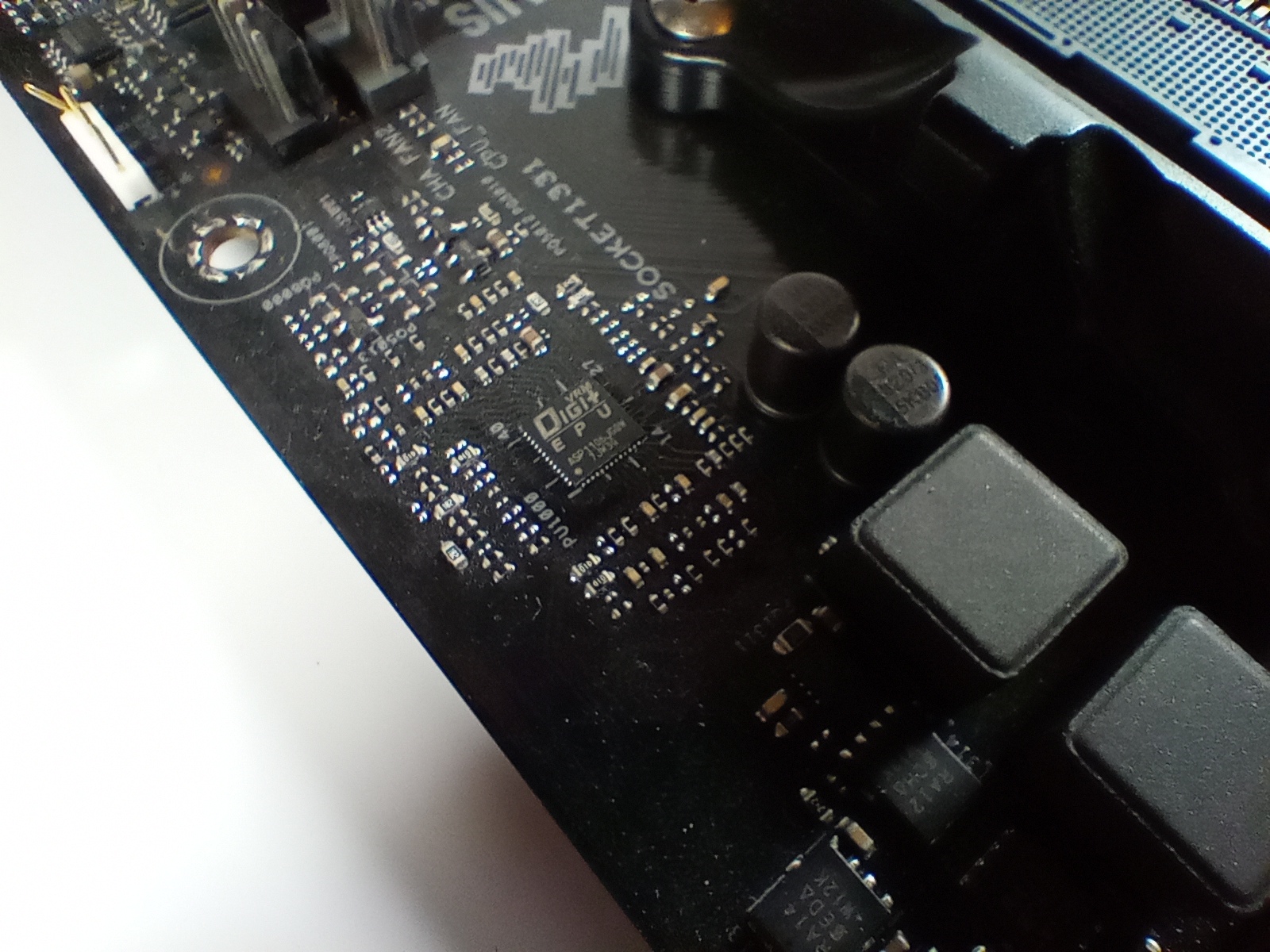 小さなチップの型番の確認などにも役立つはずだ