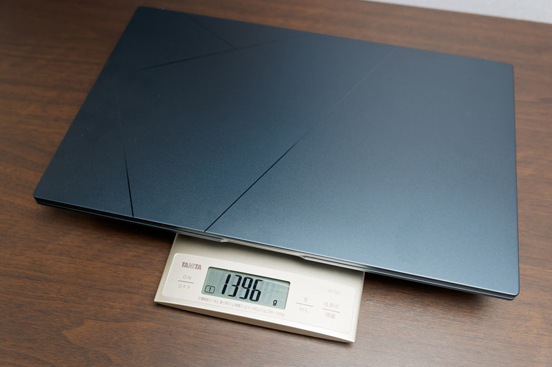 実測した重量は1,396g