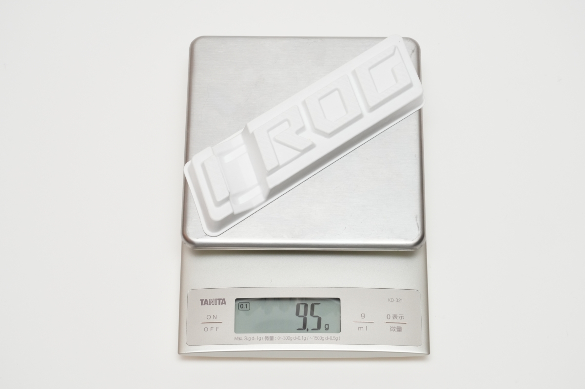 スタンドの実測重量は9.5g