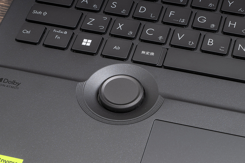 ASUS Dialは回転操作とプッシュ操作に対応。操作したときのフィーリングも心地いい