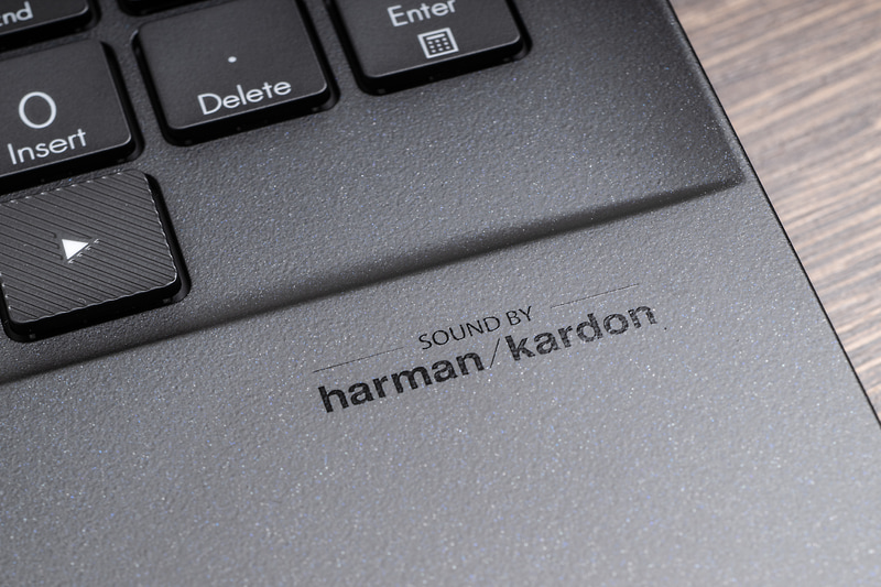スピーカーはharman/kardon