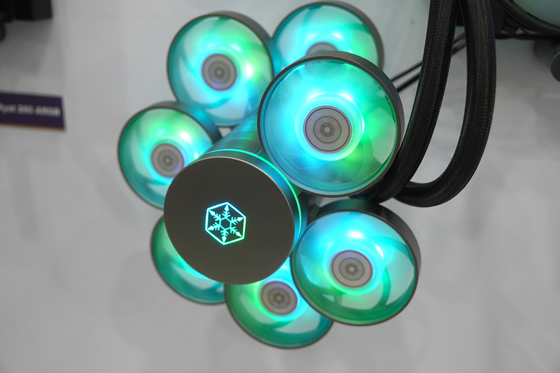 トップフローファンを環境に合わせて調整できる