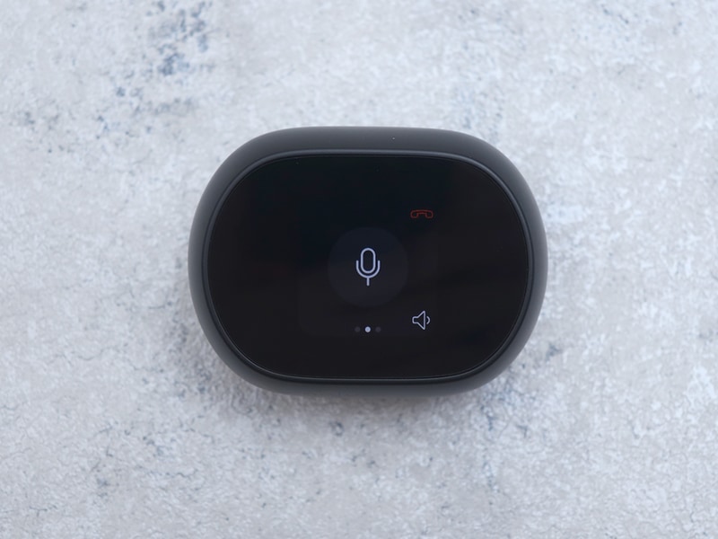 通話中はこんな感じのアイコンが表示されるため、すぐにマイクをミュートにできる。ただし通話終了はスマートフォンの電話のみ