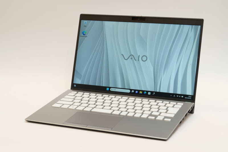 VAIO SX14(VJS146、ファインホワイトモデル)