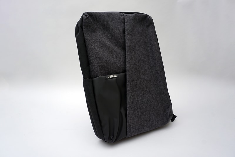 付属のバックパック