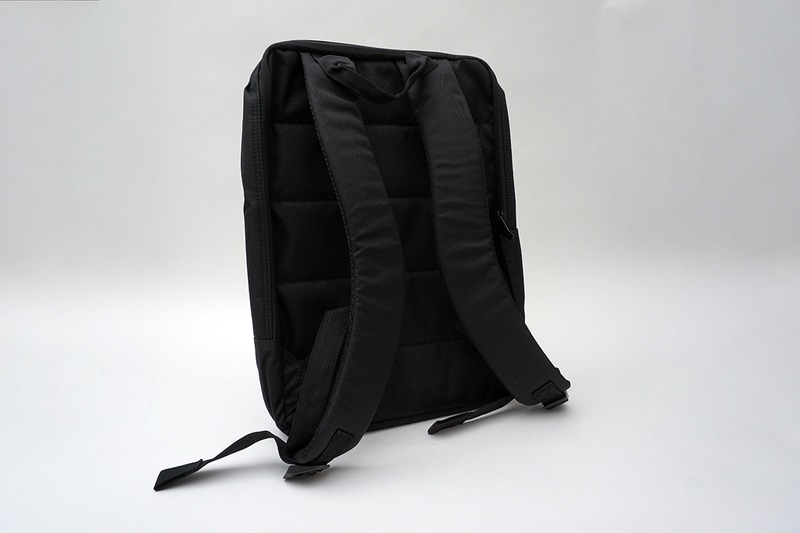 通気性のよいショルダーベルトを採用