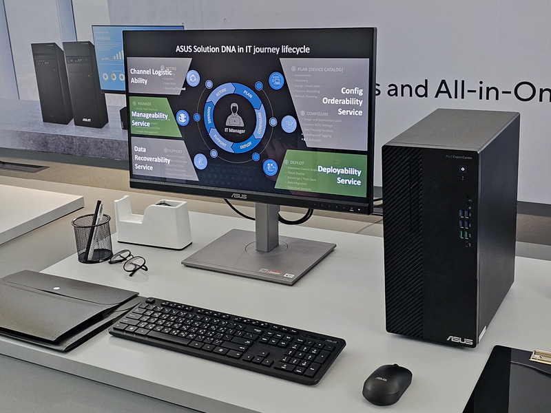 デスクトップPCは「ExpertCenter」のブランド製品で、容積9Lの省スペースデスクトップPC(D9 SFF)、15Lのミニタワー(D9 Mini Tower)やAIO(E5 AiO 24)などが用意されている