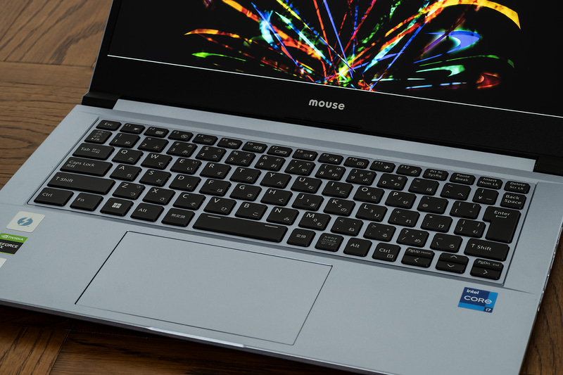 バックライトも内蔵