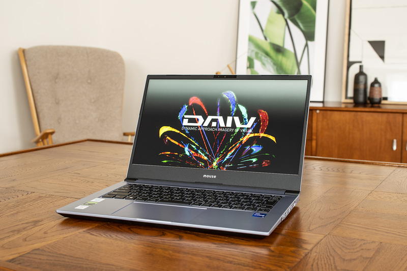 マウスコンピューター「DAIV S4-I7G1BCB-A」