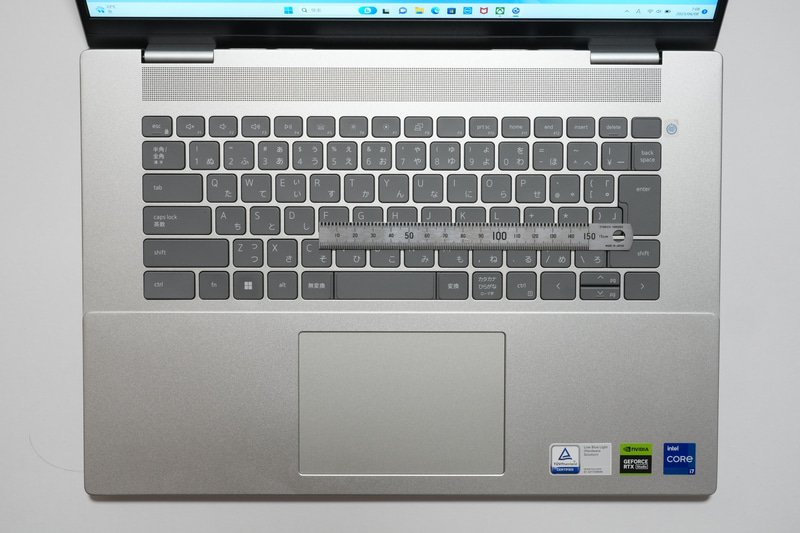 キーピッチは実測19mm前後