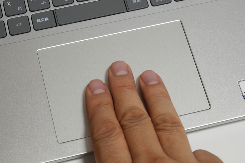 タッチパッドのサイズは115×80mm(幅×奥行き)、解像度は300dpi