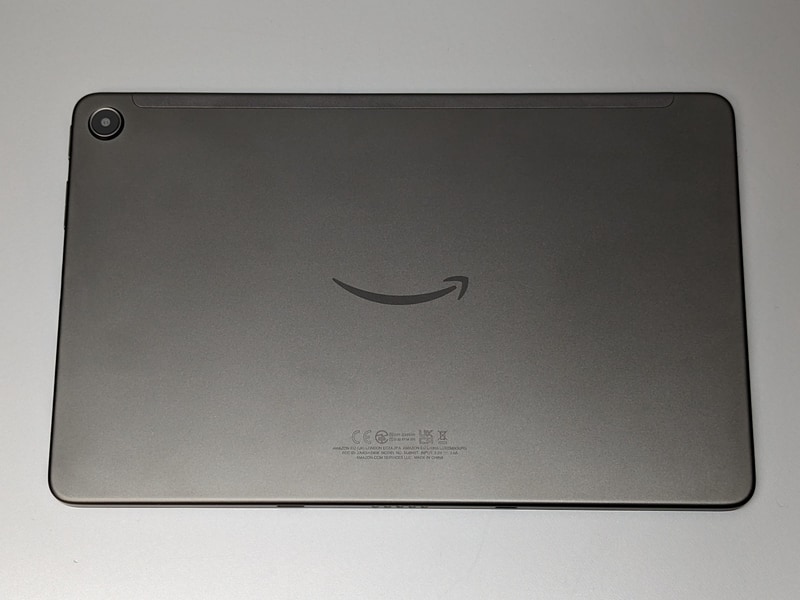 筐体はアルミを採用。昨年(2022年)暮れに発売されたKindle Scribeと同じ質感だ