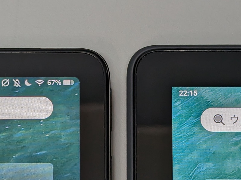 ベゼル幅の比較。左が本製品、右がFire HD 10 Plus。ベゼルの外側の筐体の厚みも含めて本製品のほうがよりスリムだ