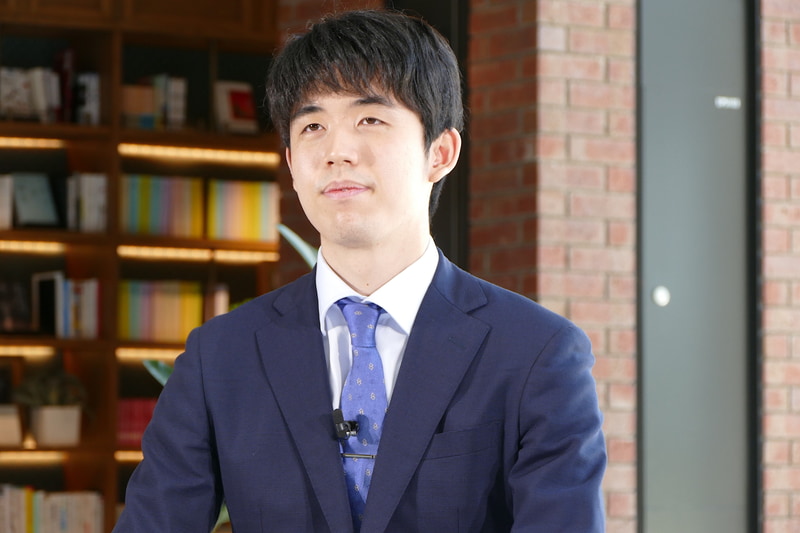 将棋棋士 藤井聡太氏。2023年6月現在、将棋界の8つのタイトルのうち竜王・名人・王位・叡王・棋王・王将・棋聖の7冠を保持