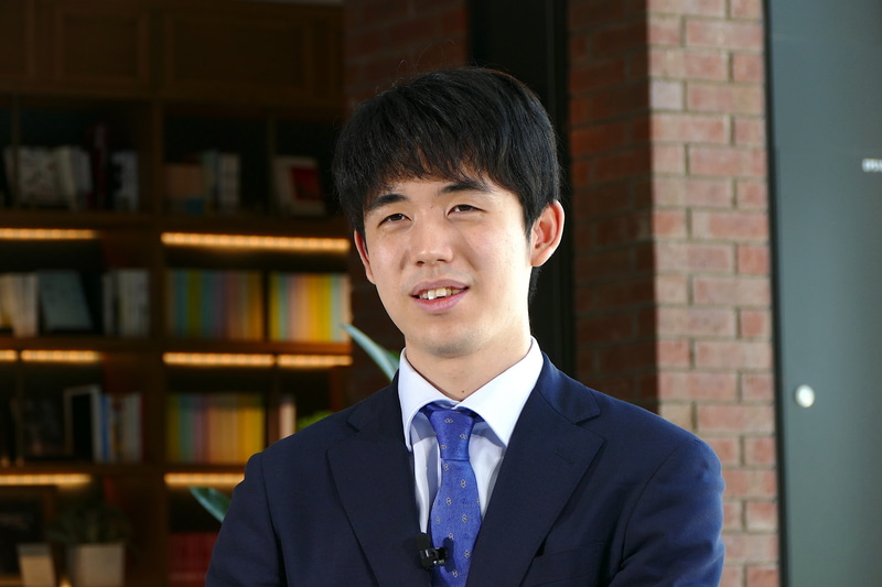 家族や身近な人たちのサポートは励みになると語る藤井聡太氏