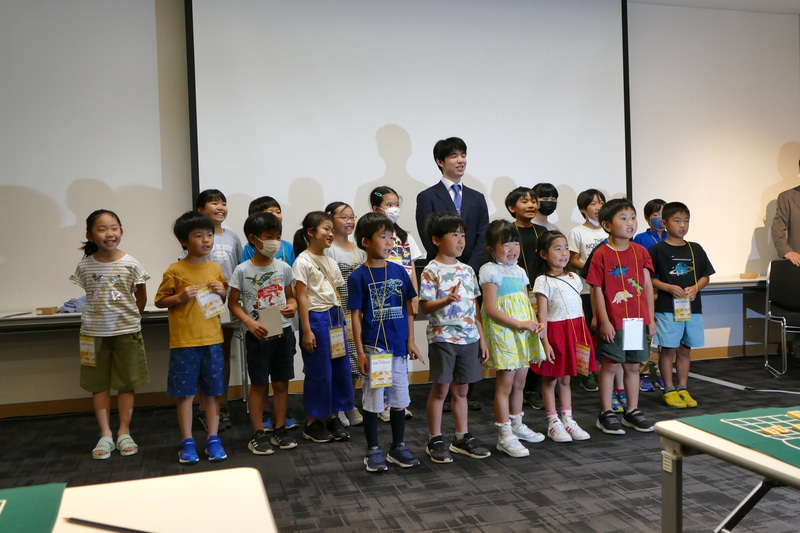 最後は子どもたちと一緒に記念撮影