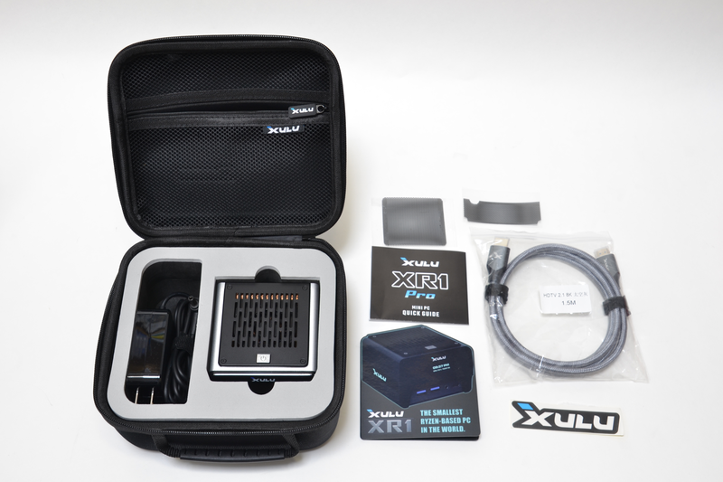 収納ケースも付属。リーフレットには“The smallest Ryzen-based PC in the world”