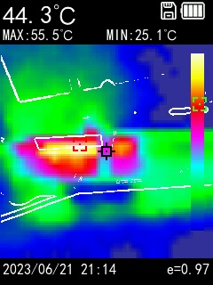 なお、「ファイナルファンタジーXIV: 暁月のフィナーレ ベンチマーク 」実行中のAOKZOE A1 Proの発熱の様子をチェックしてみたが、背面部で最大55度くらいまで温度が上がっていた