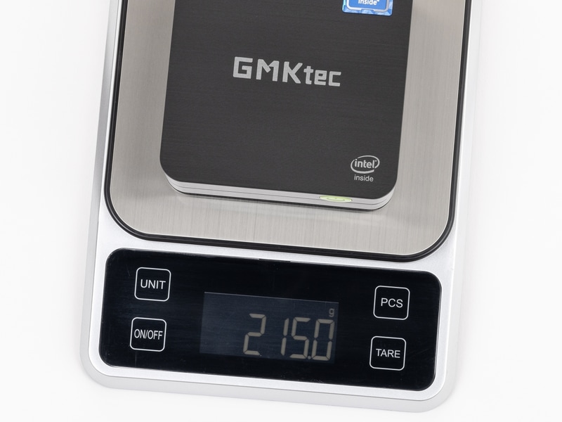 付属のACアダプタとHDMIケーブルを含めると約455g